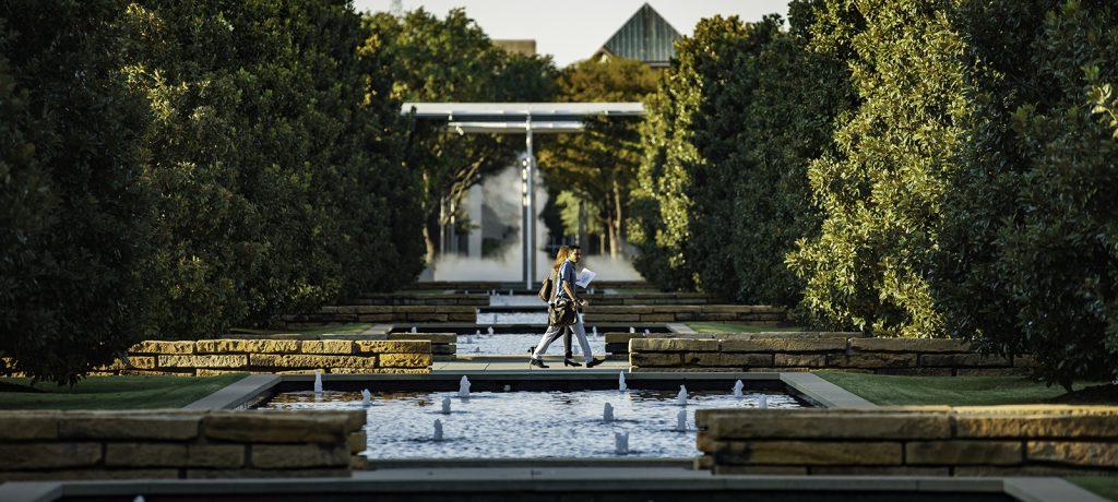 Campus mall, fountains and misting column / fog log